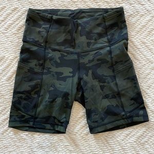 Lululemon Fast & Free Short 6” - Size 4